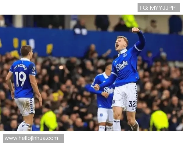 埃弗顿女足迎战西汉姆女足争夺英超联赛关键三分